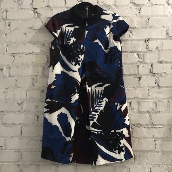 Avanna Woodblock Leaf Shift Dress - Picture 3 of 8